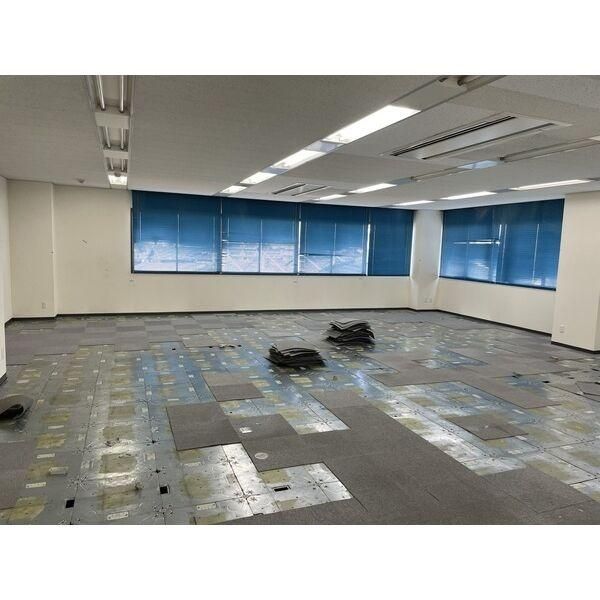 �y�����E���r���O�z�@