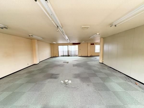 �y�����E���r���O�z�@