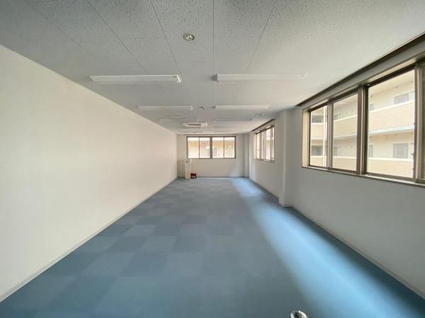 �y�����E���r���O�z�@