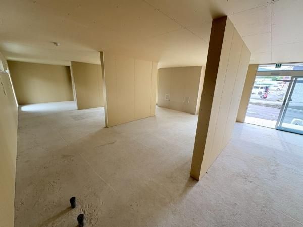 �y�����E���r���O�z�@