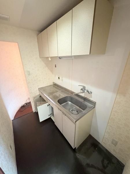 �y�L�b�`���z�@