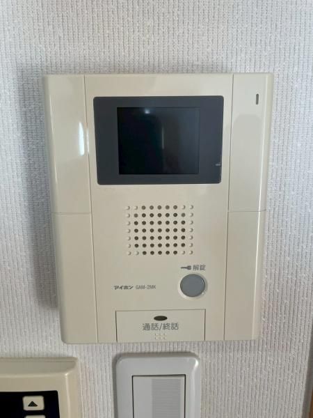 �y�Z�L�����e�B�z�@