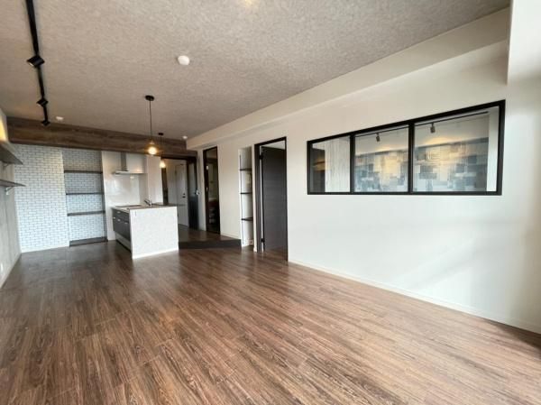 �y�����E���r���O�z�@