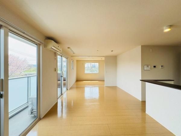 �y�����E���r���O�z�@�������ʎ�