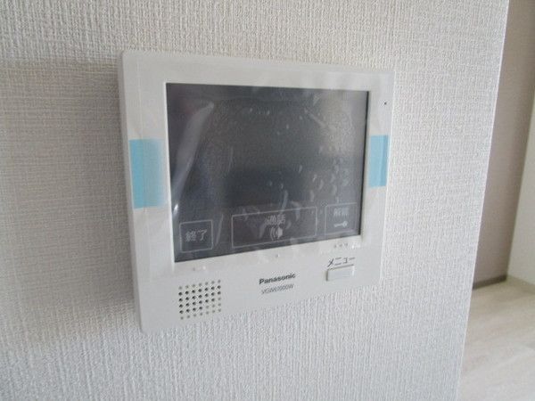 �y�Z�L�����e�B�z�@