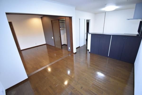 �y�����E���r���O�z�@