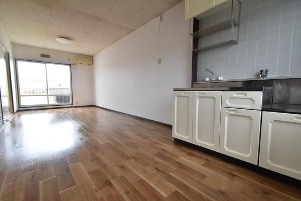 �y�����E���r���O�z�@