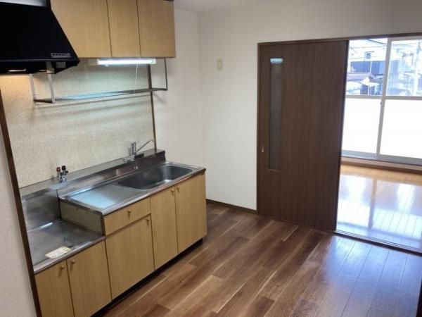 �y�����E���r���O�z�@