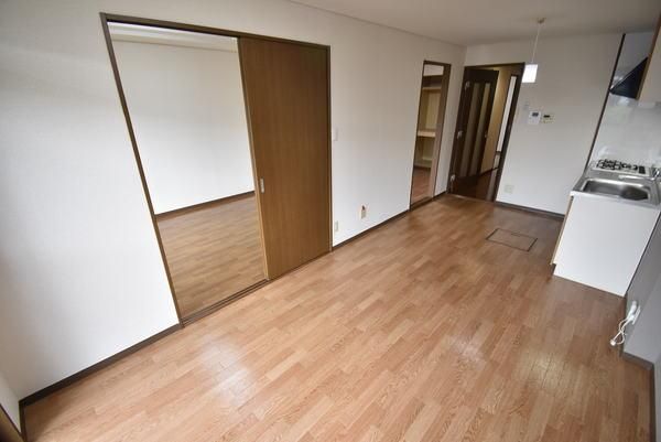 �y�����E���r���O�z�@�������ʎ�