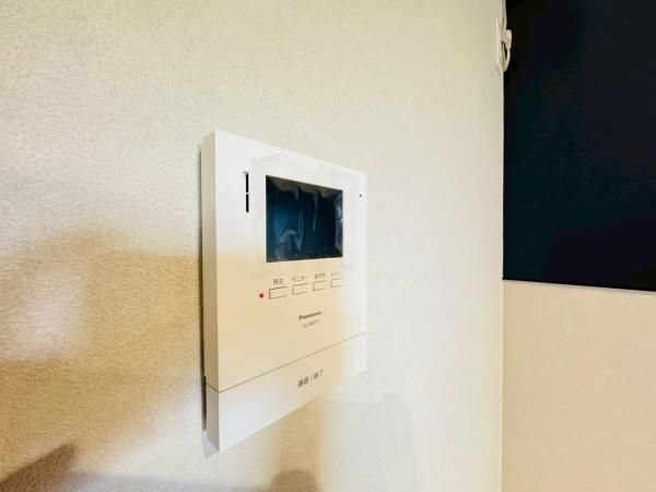 �y�Z�L�����e�B�z�@