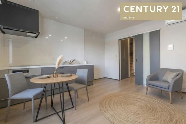 �y�����E���r���O�z�@