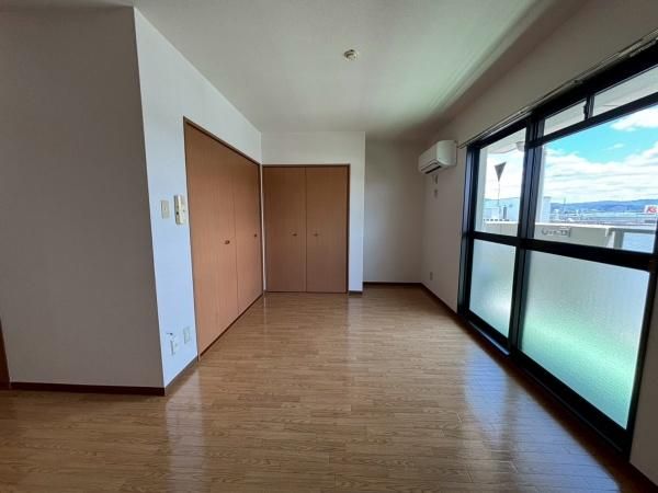 �y�����E���r���O�z�@