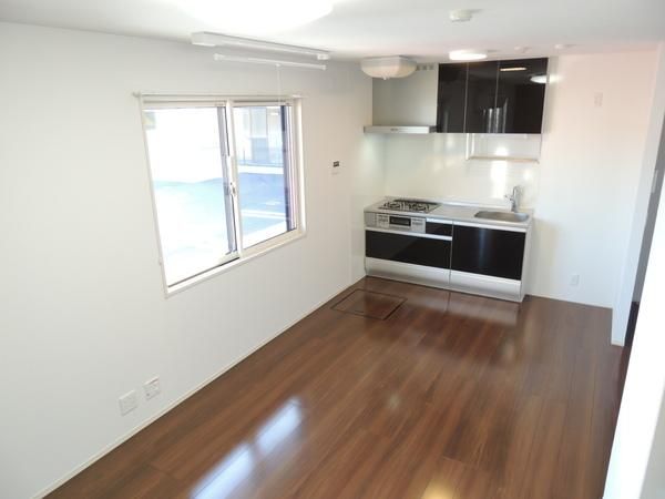 �y�����E���r���O�z�@