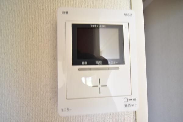 �y�Z�L�����e�B�z�@