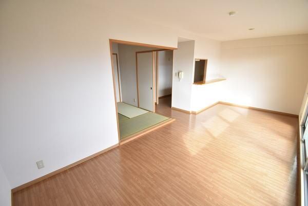 �y�����E���r���O�z�@���d�l�ʐ^