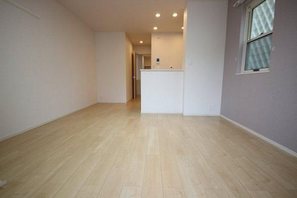 �y�����E���r���O�z�@