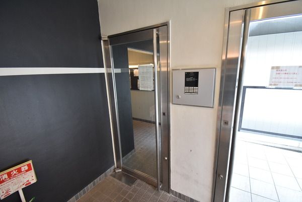 �y�Z�L�����e�B�z�@���d�l�ʐ^