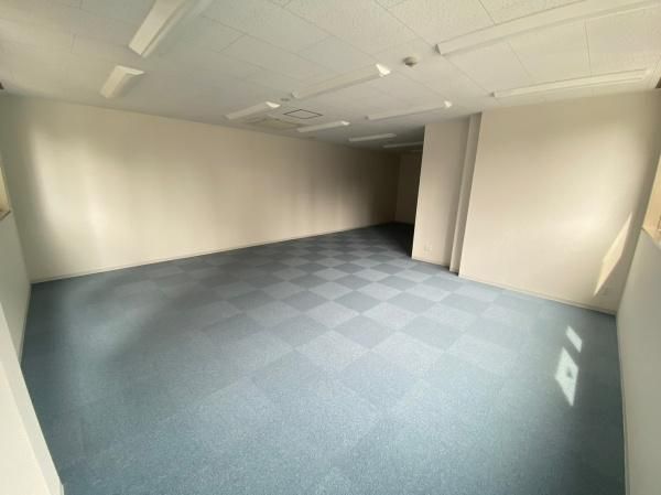 �y�����E���r���O�z�@