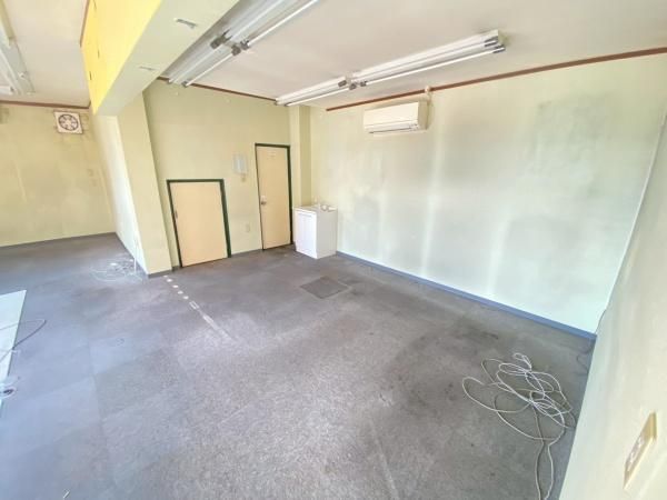 �y�����E���r���O�z�@