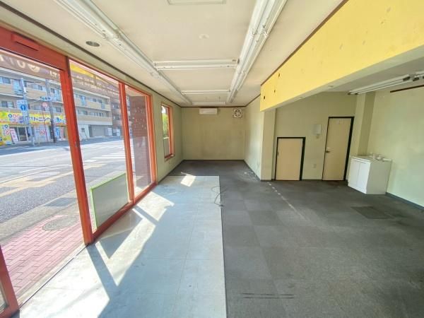 �y�����E���r���O�z�@