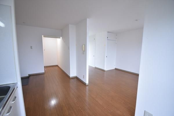 �y�����E���r���O�z�@���d�l�ʐ^