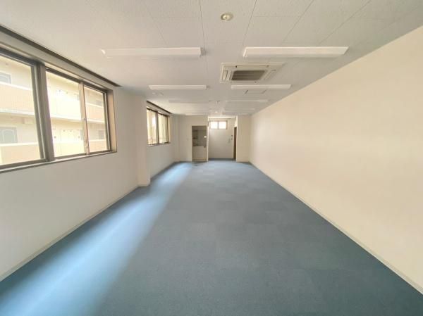 �y�����E���r���O�z�@