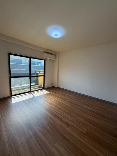 �y�����E���r���O�z�@