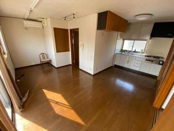 �y�����E���r���O�z�@