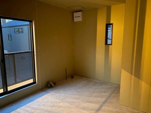 �y�����E���r���O�z�@