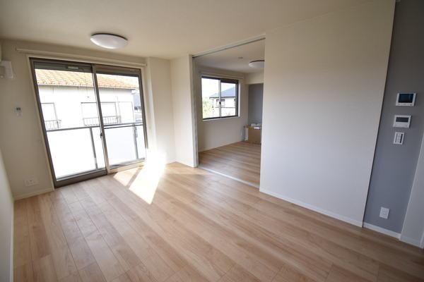 �y���̑��ݔ��z�@���d�l�ʐ^