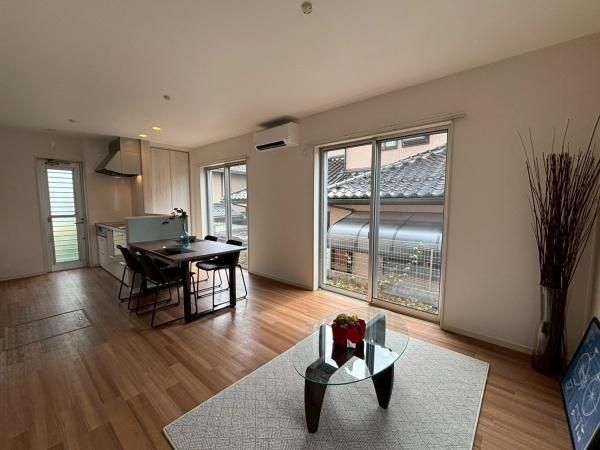 �y�����E���r���O�z�@