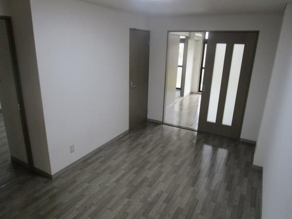 �y�����E���r���O�z�@���������ʎ���