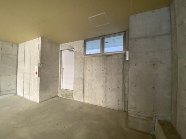 �y�G���g�����X�z�@