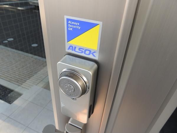 �y�Z�L�����e�B�z�@���d�l�ʐ^