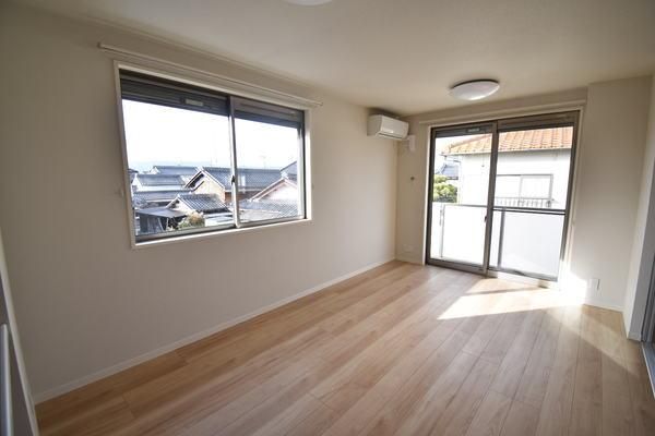 �y�����E���r���O�z�@