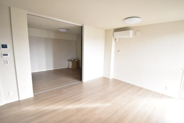 �y���̑������E�X�y�[�X�z�@���]�^�C�v�ɂȂ�܂�