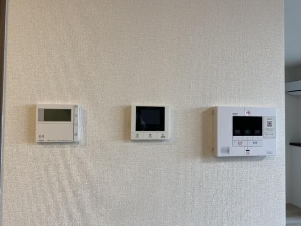 �y�Z�L�����e�B�z�@