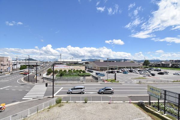 �y���]�z�@