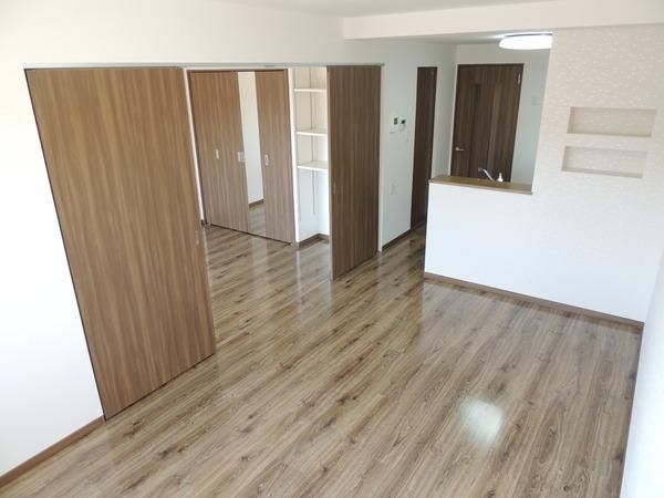 �y�����E���r���O�z�@���d�l�ʐ^