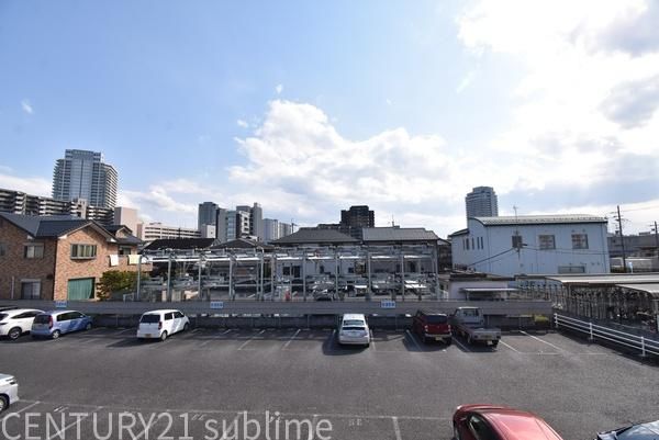 �y���]�z�@