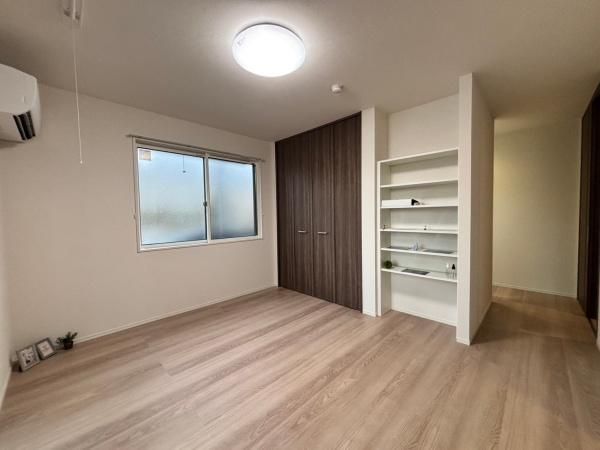 �y�����E���r���O�z�@