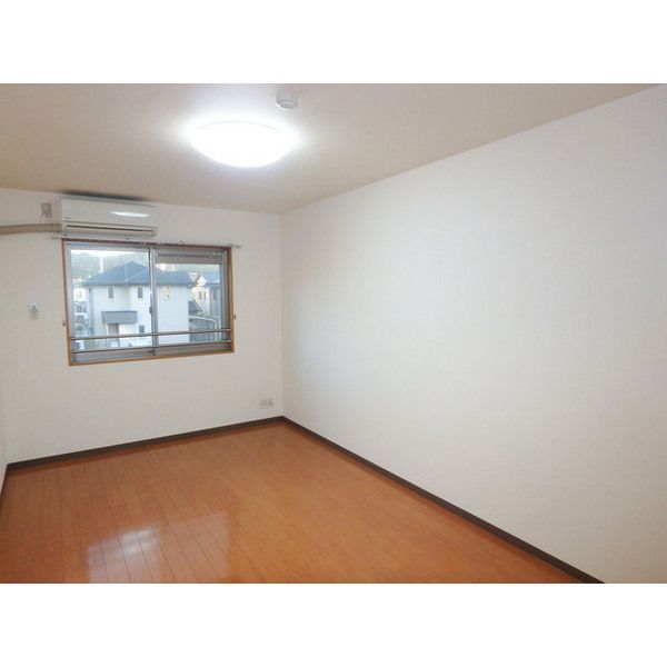 �y�����E���r���O�z�@