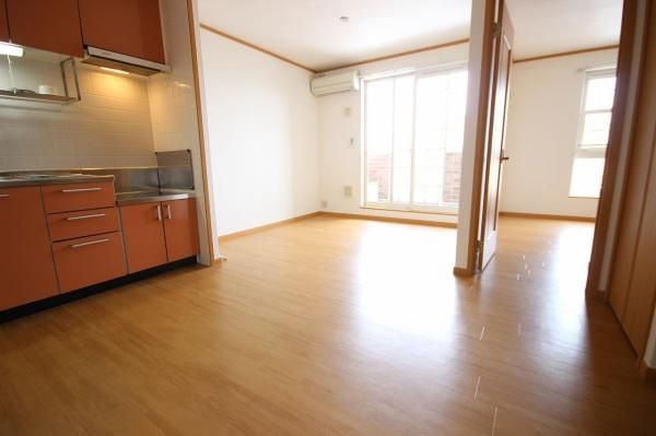 �y�����E���r���O�z�@