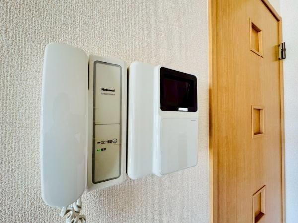 �y�Z�L�����e�B�z�@