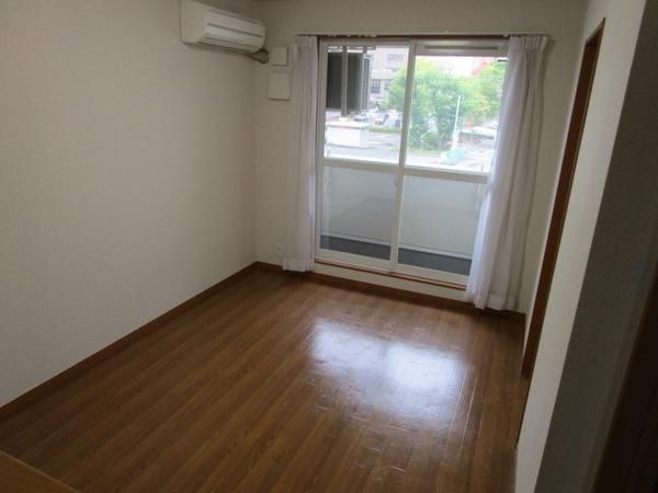 �y�����E���r���O�z�@���d�l�ʐ^