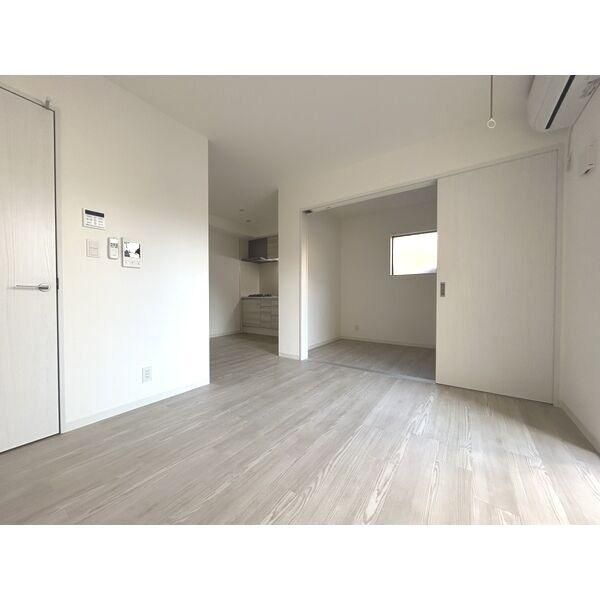 �y�����E���r���O�z�@