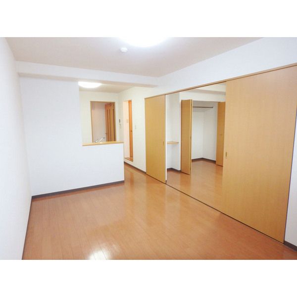 �y�����E���r���O�z�@