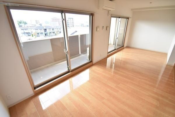 �y�����E���r���O�z�@