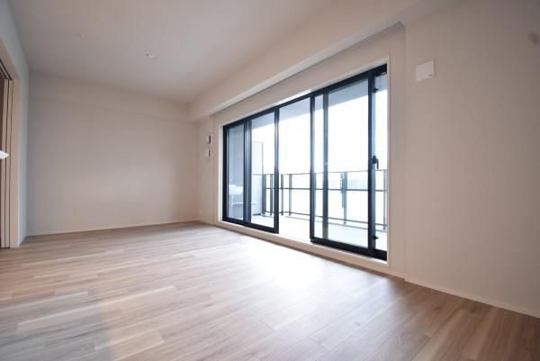 �y�����E���r���O�z�@