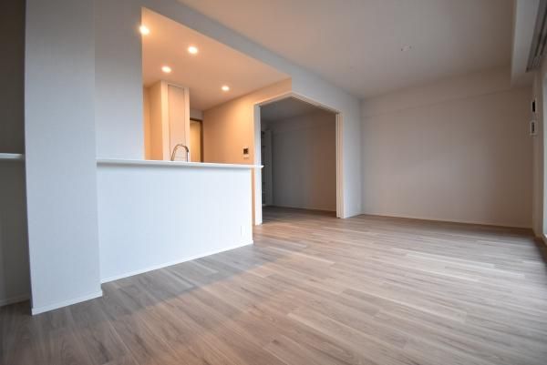 �y�����E���r���O�z�@